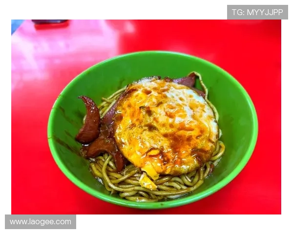 探索精彩纷呈的澳门之旅：必去景点与美食推荐